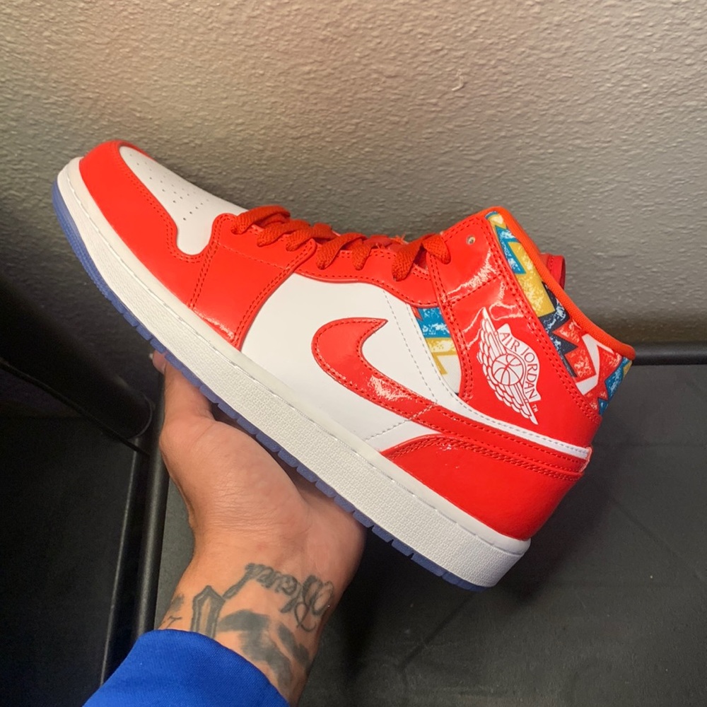 Jordan 1 Mid size 9.5 DS one shoe only